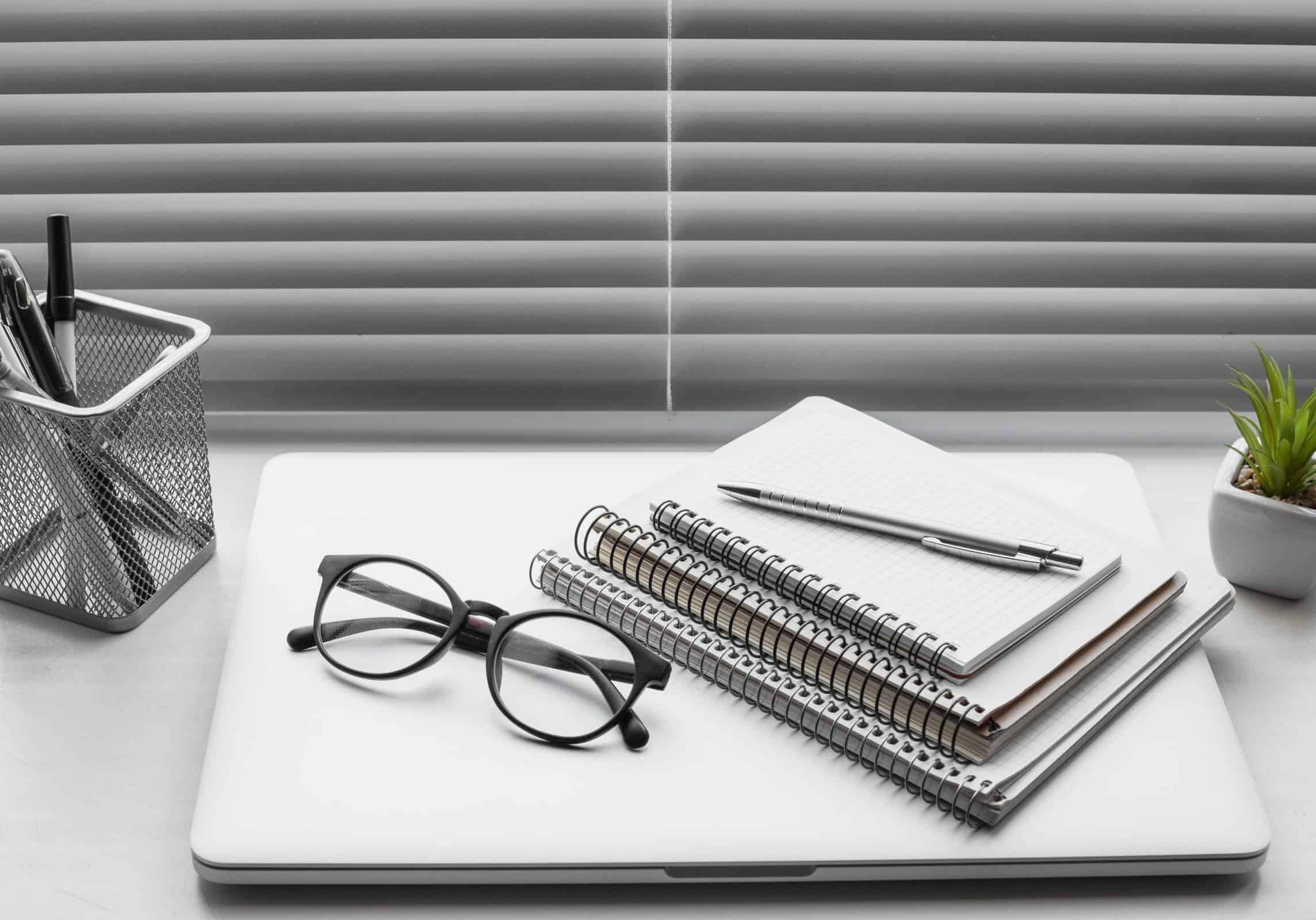 office-desk-still-life (1)